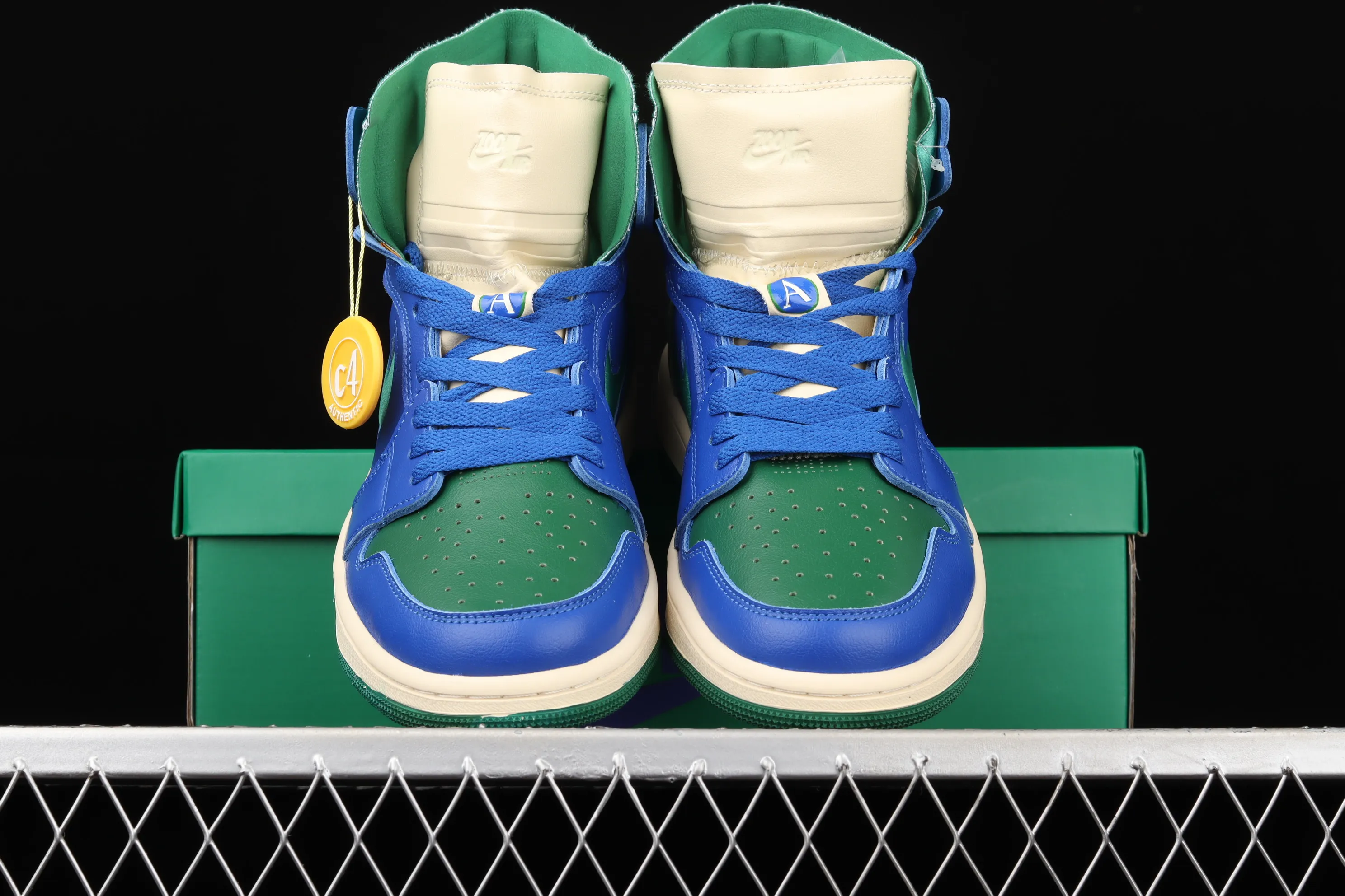 All Categories Air Jordan Jordan Series Basketball Shoes Air Jordan 1 High Air Jordan 1 Zoom Comfort AJ1 Joe 1 Blue Green California High Top Classic Retro Cultural Leisure Sports Basketball Shoes DJ1199-400